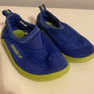 Speedo water shoes